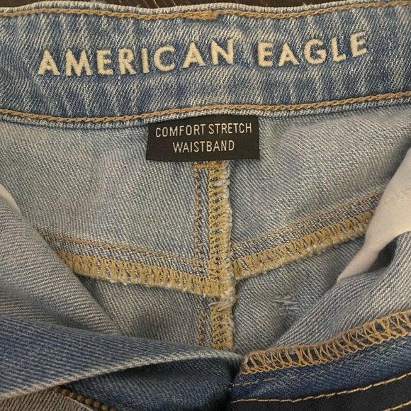 Stretch American eagle ripped denim shorts. light wash - Picture 3 of 3